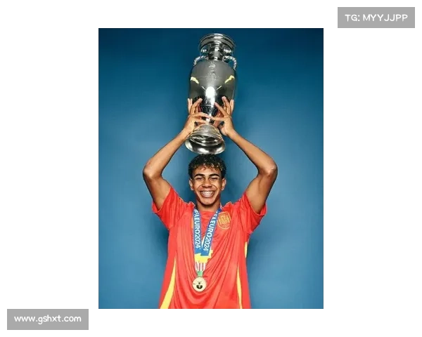 哈维盛赞亚马尔少年时期已展现非凡天赋与创造力引领巴萨未来希望